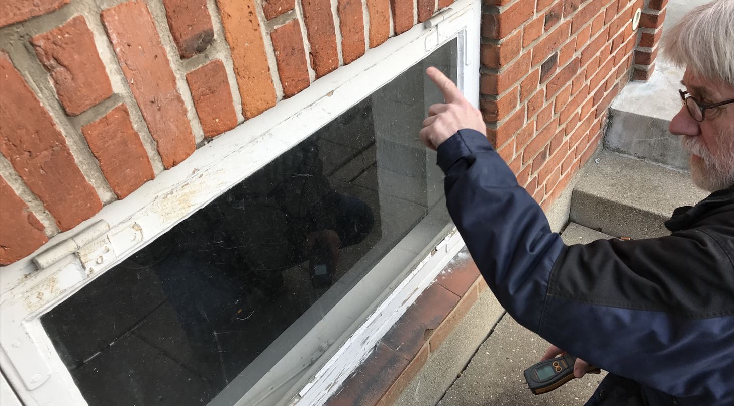 Vedligehold af bygning - undersgelse af vindue